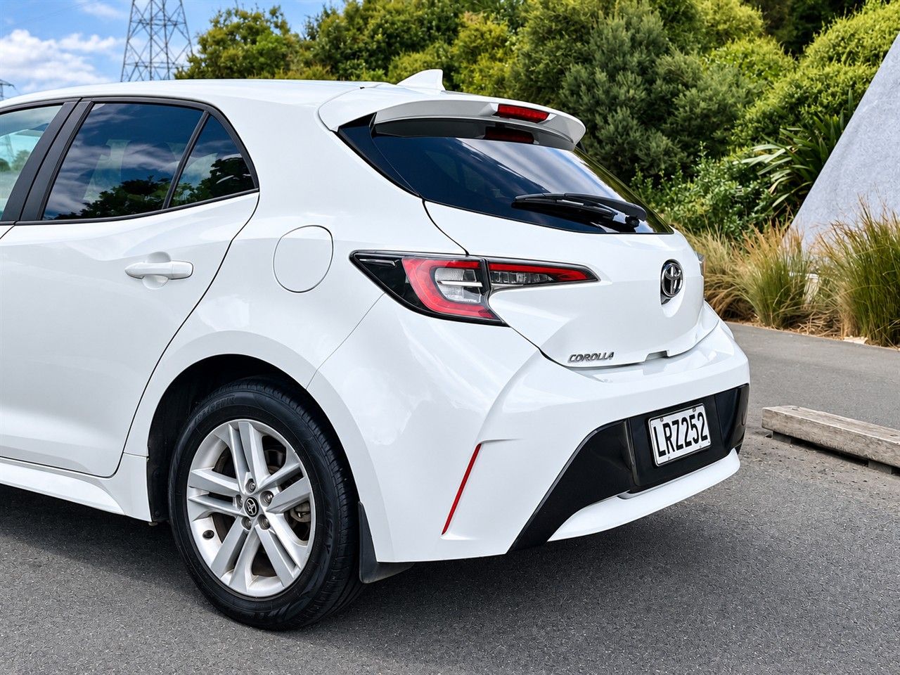 Vehicle image 4