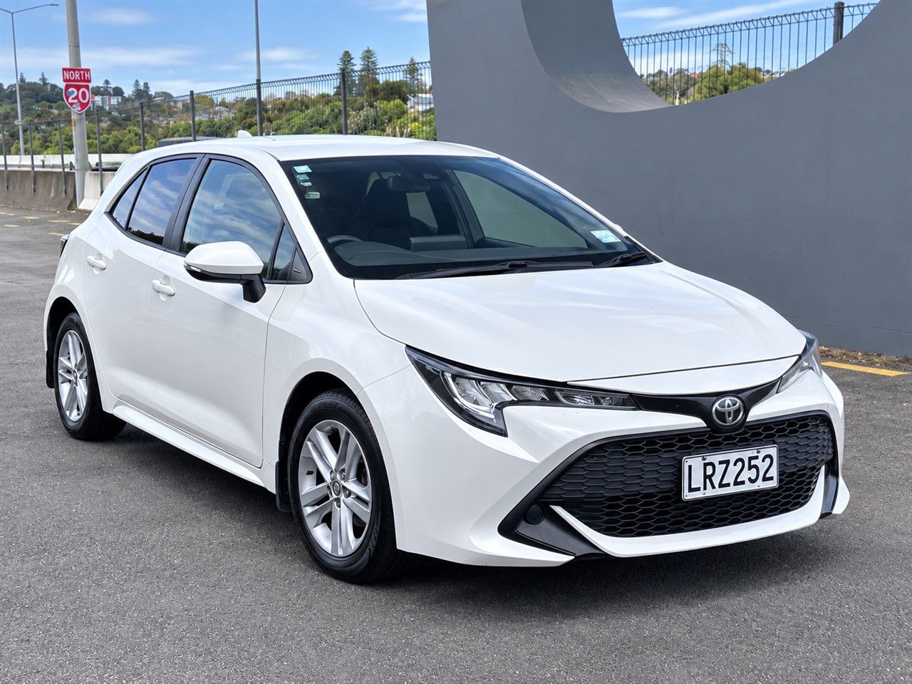 Vehicle image 5