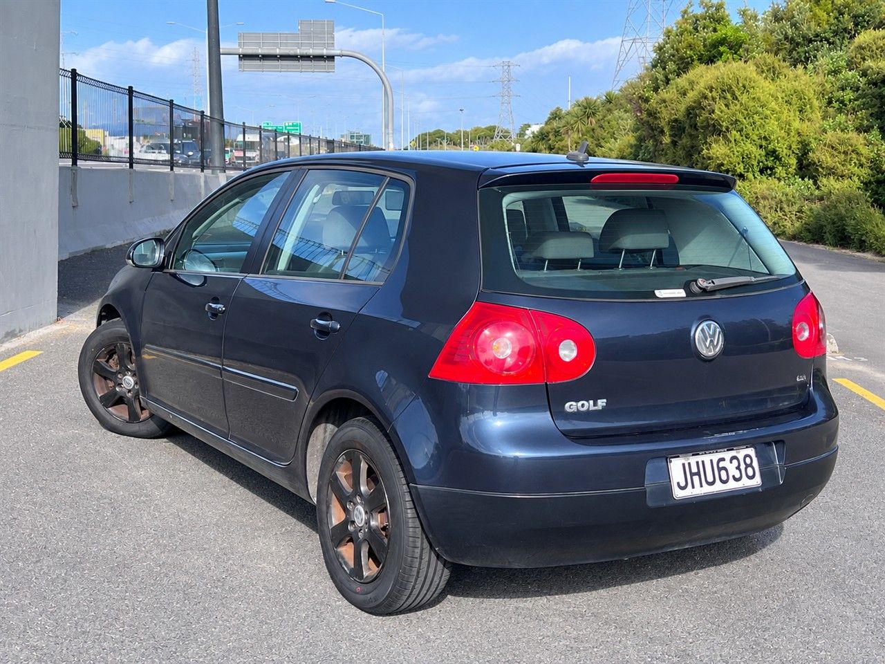 Vehicle image 3