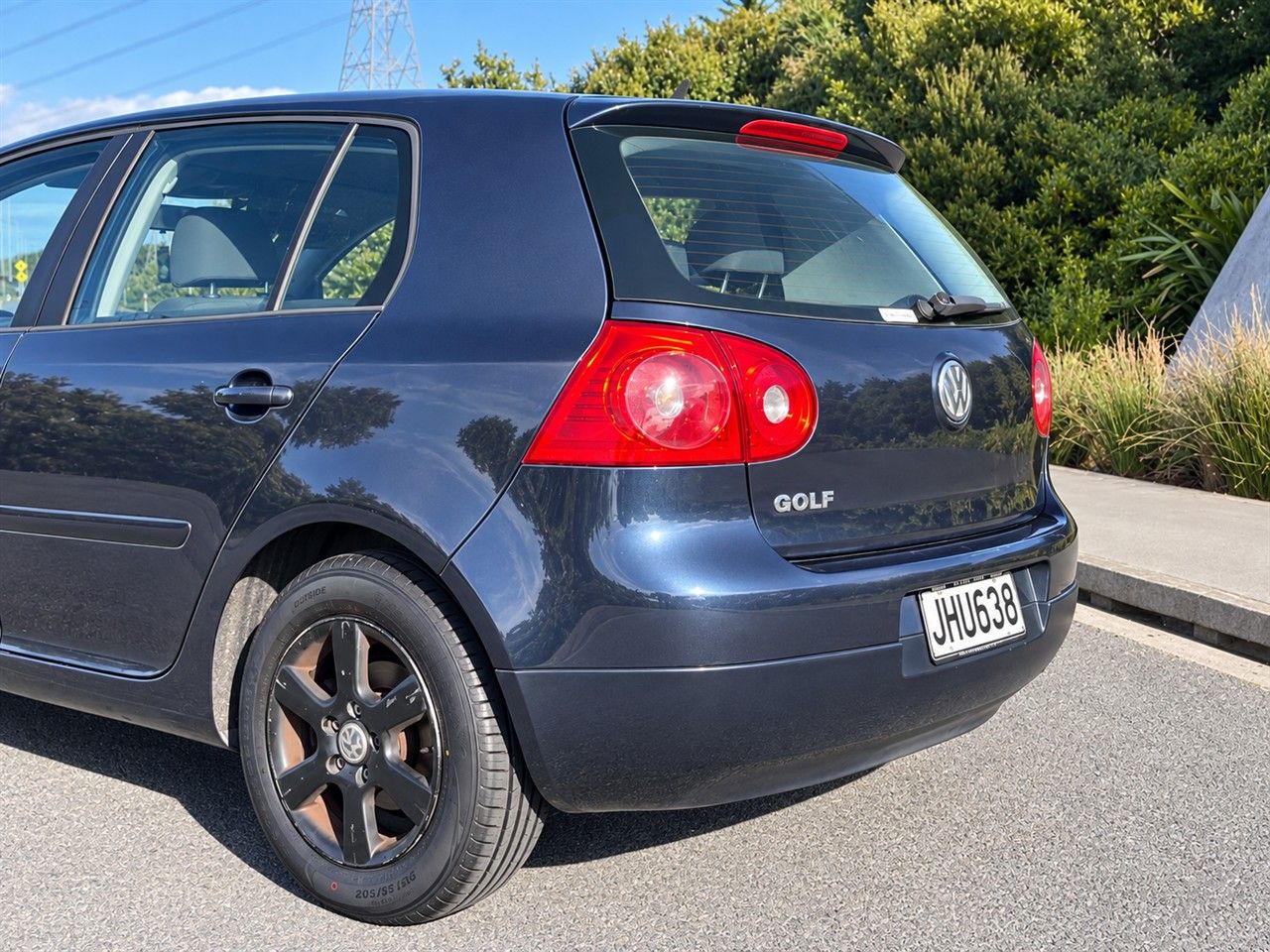 Vehicle image 4