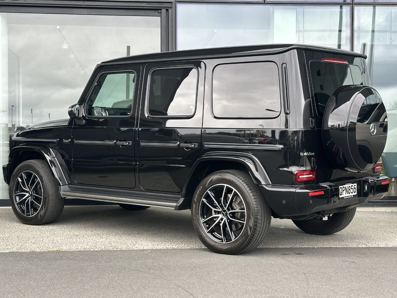 Vehicle image 5