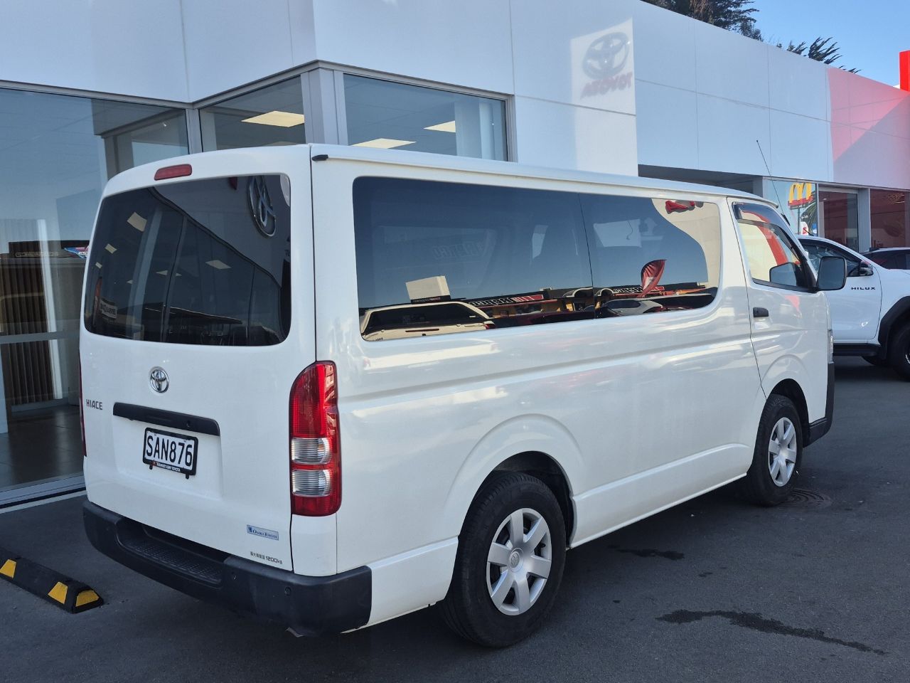 Vehicle image 5