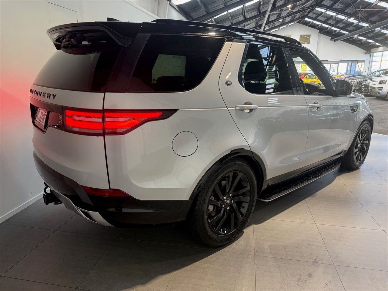 Vehicle image 4
