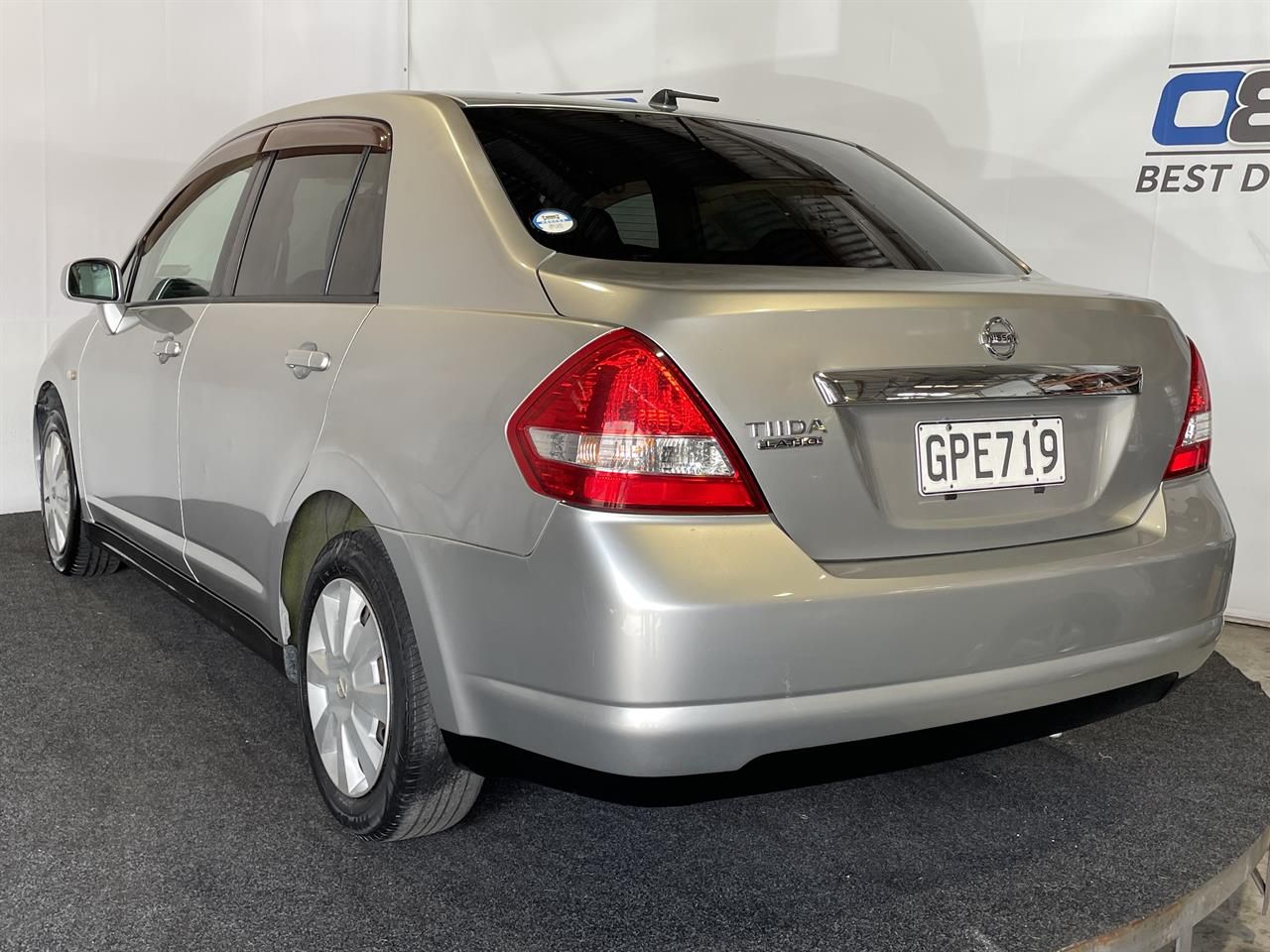 Vehicle image 4