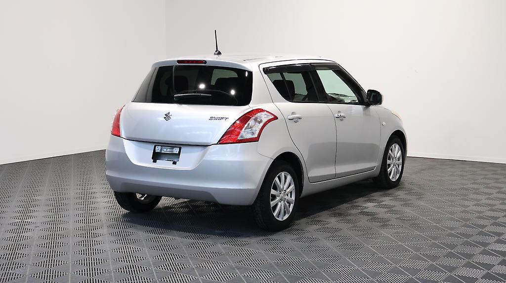 Vehicle image 5