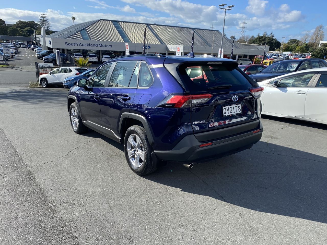 Vehicle image 5