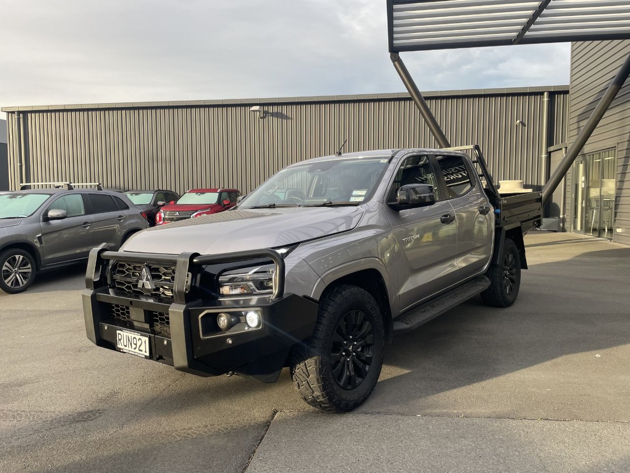 Vehicle image 5