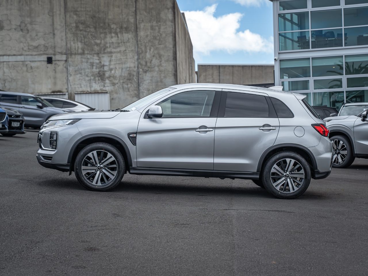 Vehicle image 5