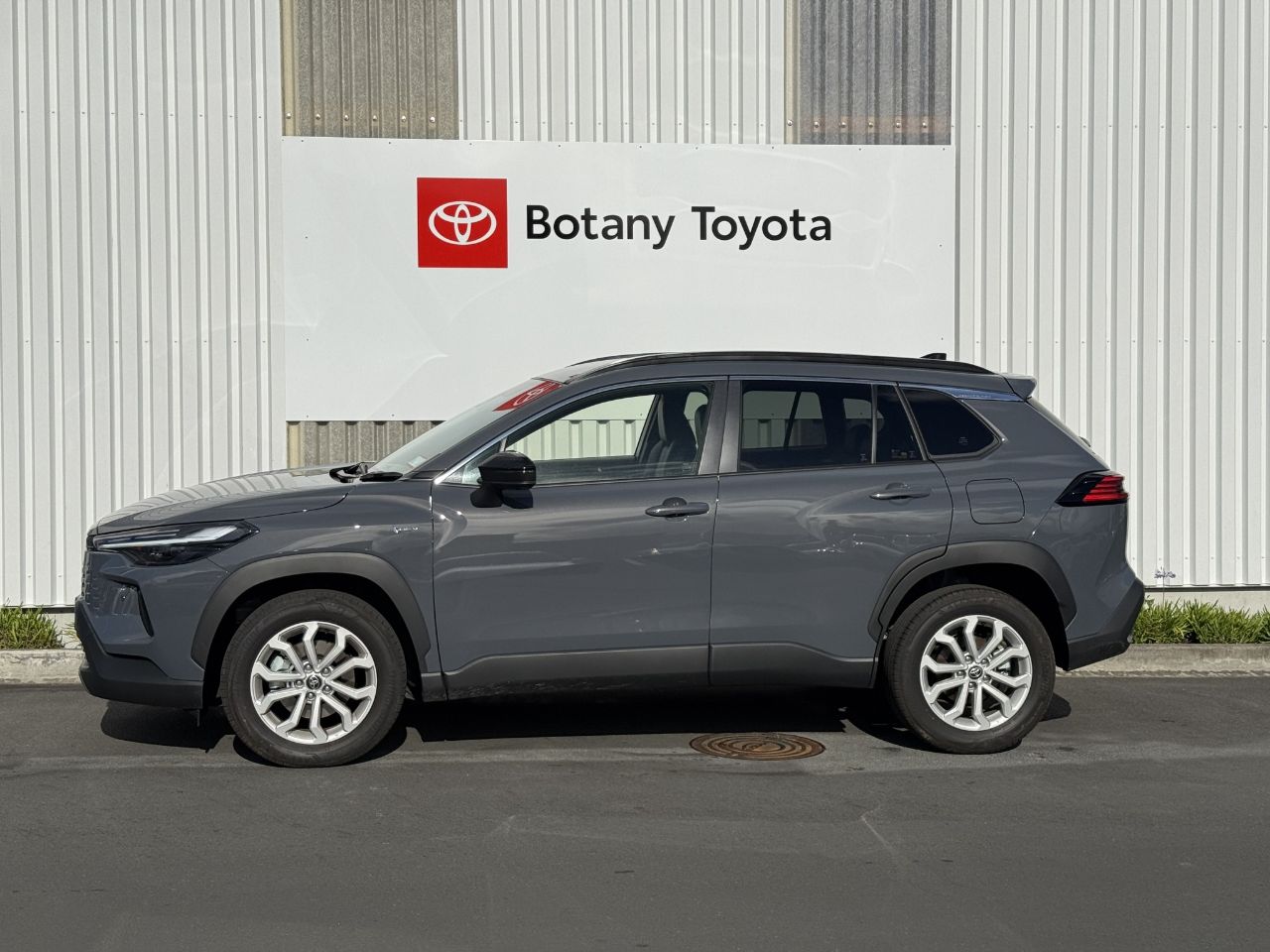 Vehicle image 5