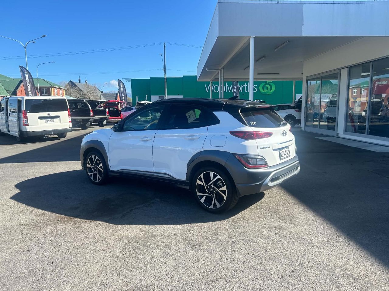 Vehicle image 4