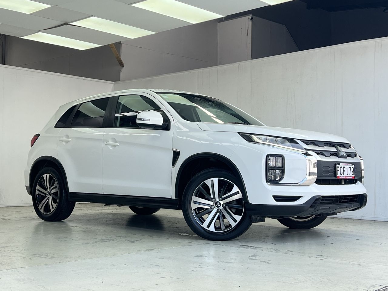 Vehicle image 4