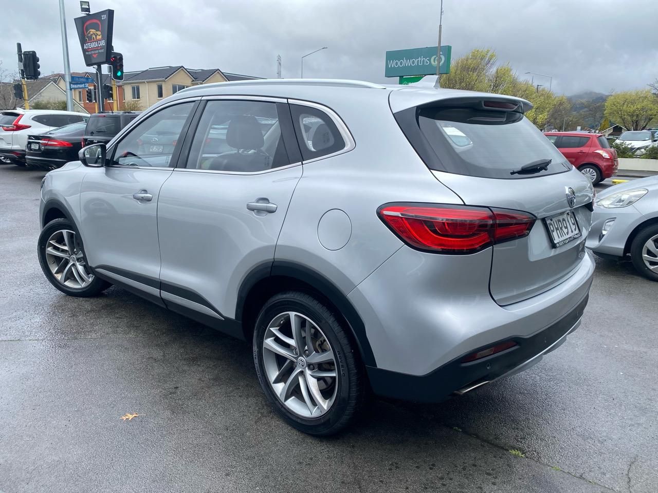 Vehicle image 4