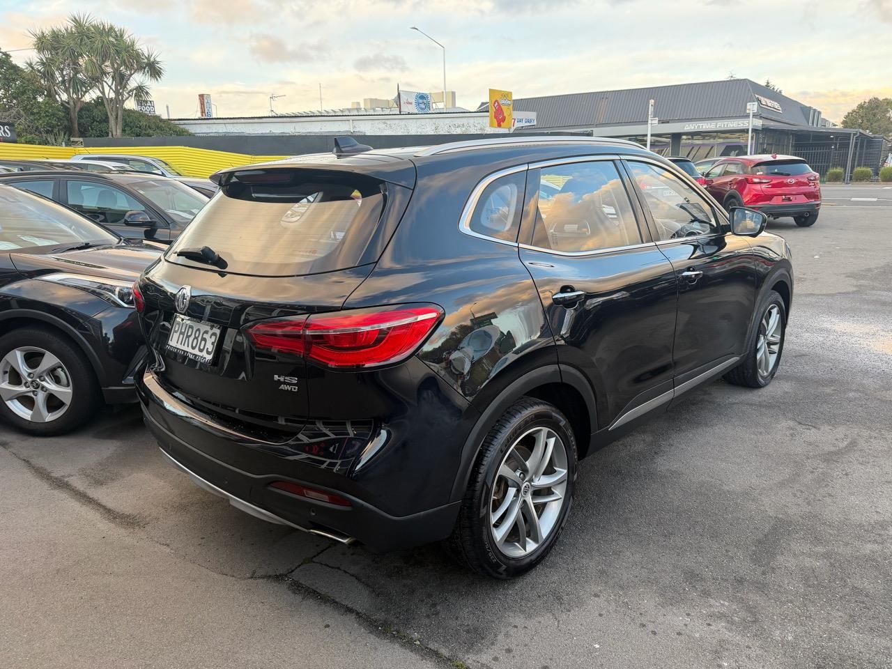 Vehicle image 4