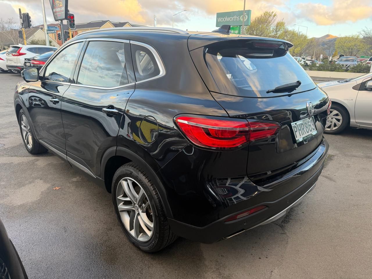 Vehicle image 5