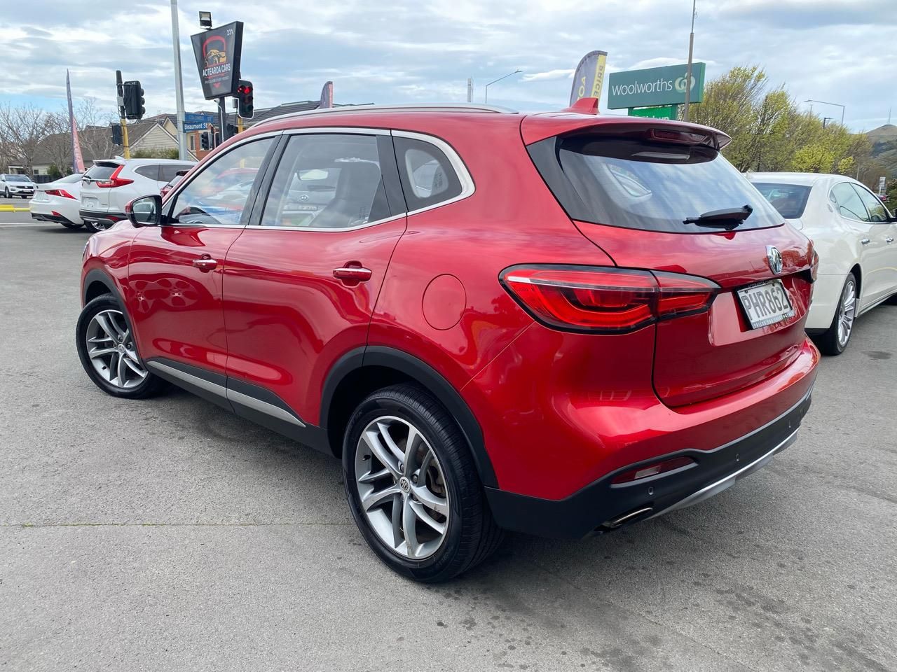 Vehicle image 4