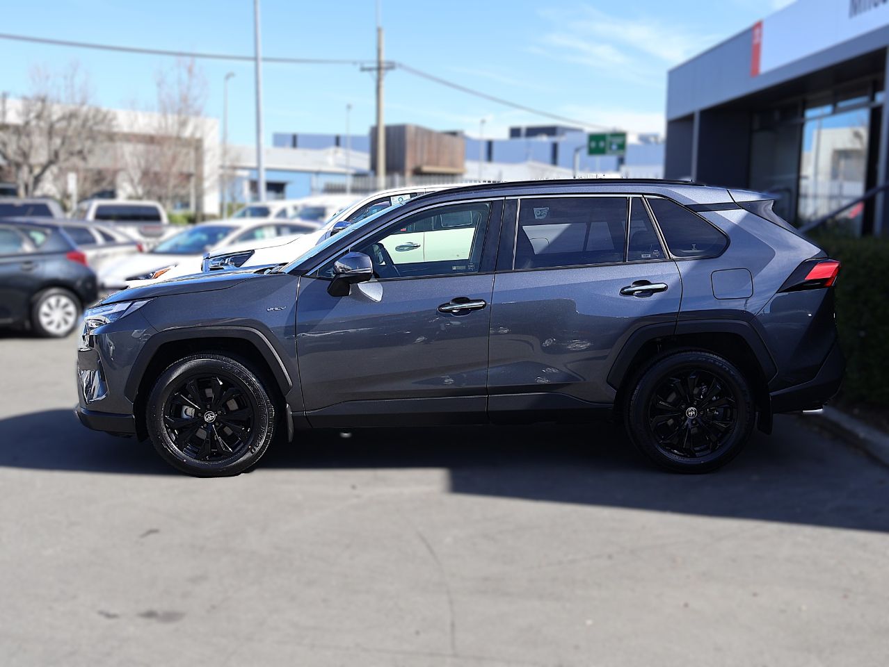 Vehicle image 4