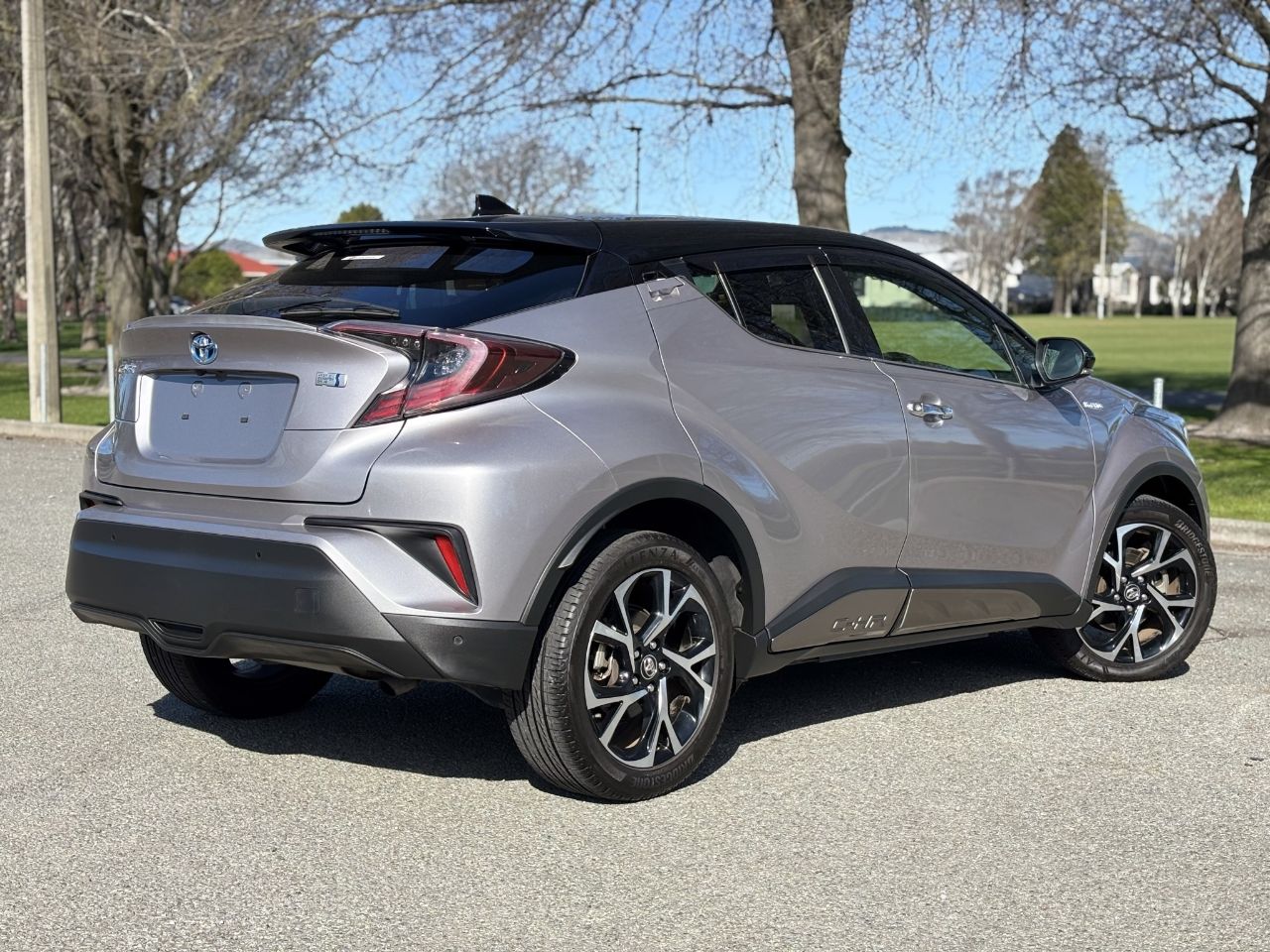 Vehicle image 5