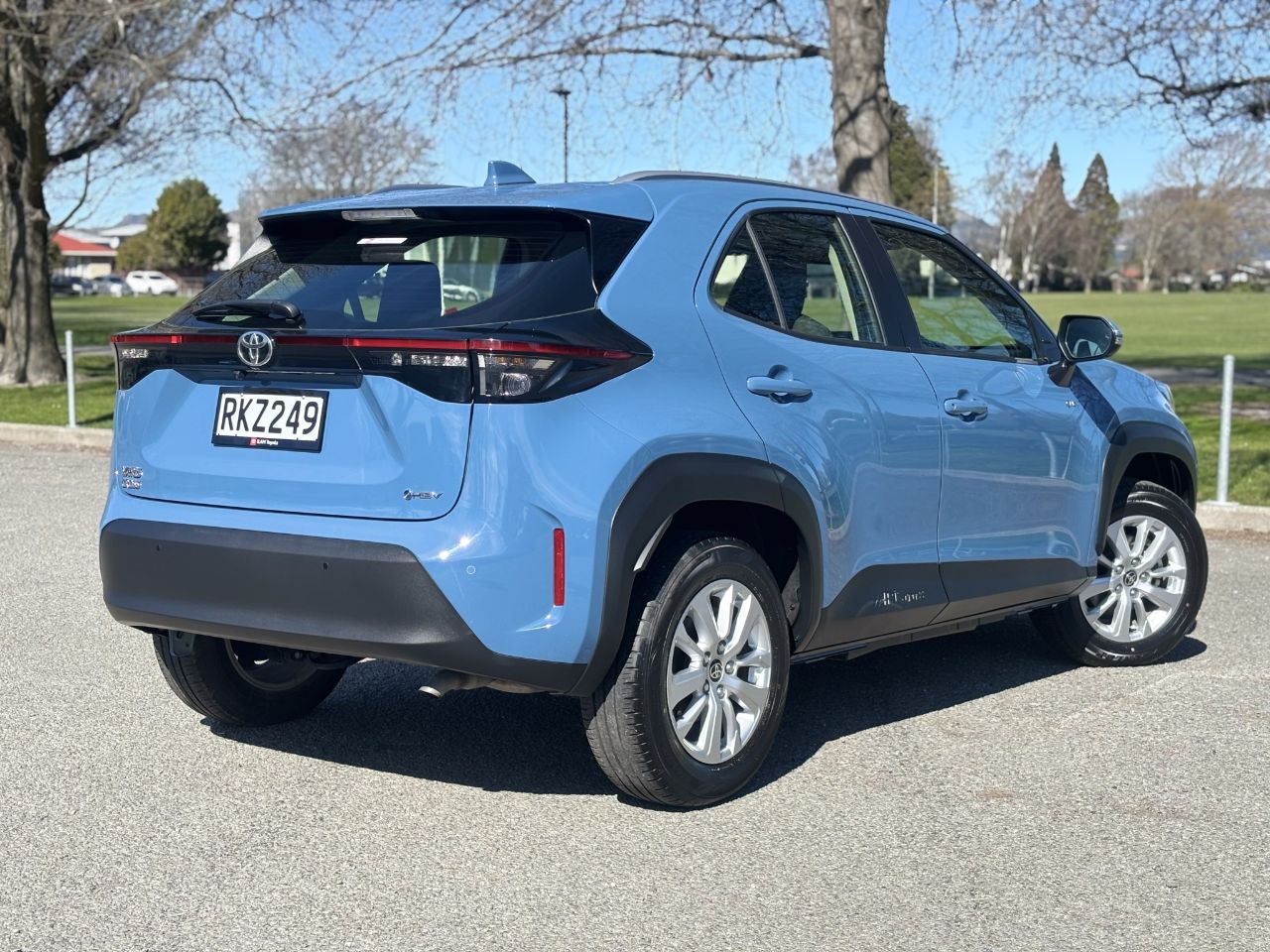 Vehicle image 5