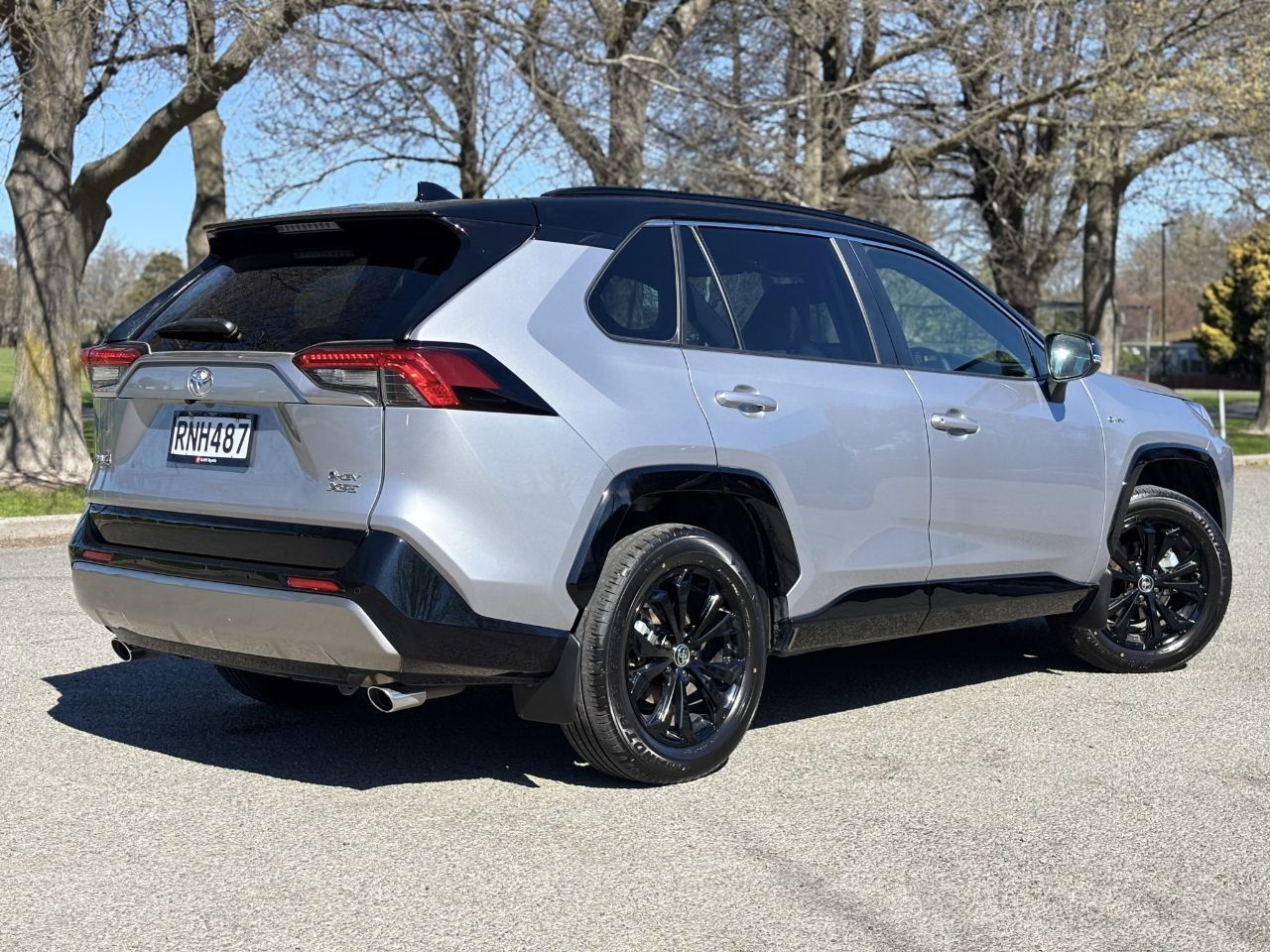 Vehicle image 5