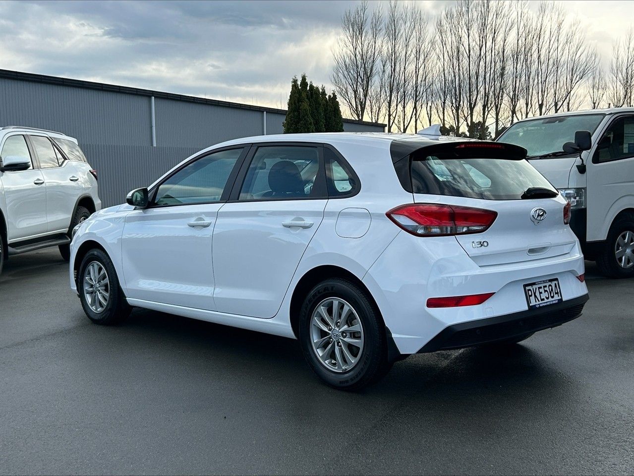 Vehicle image 4
