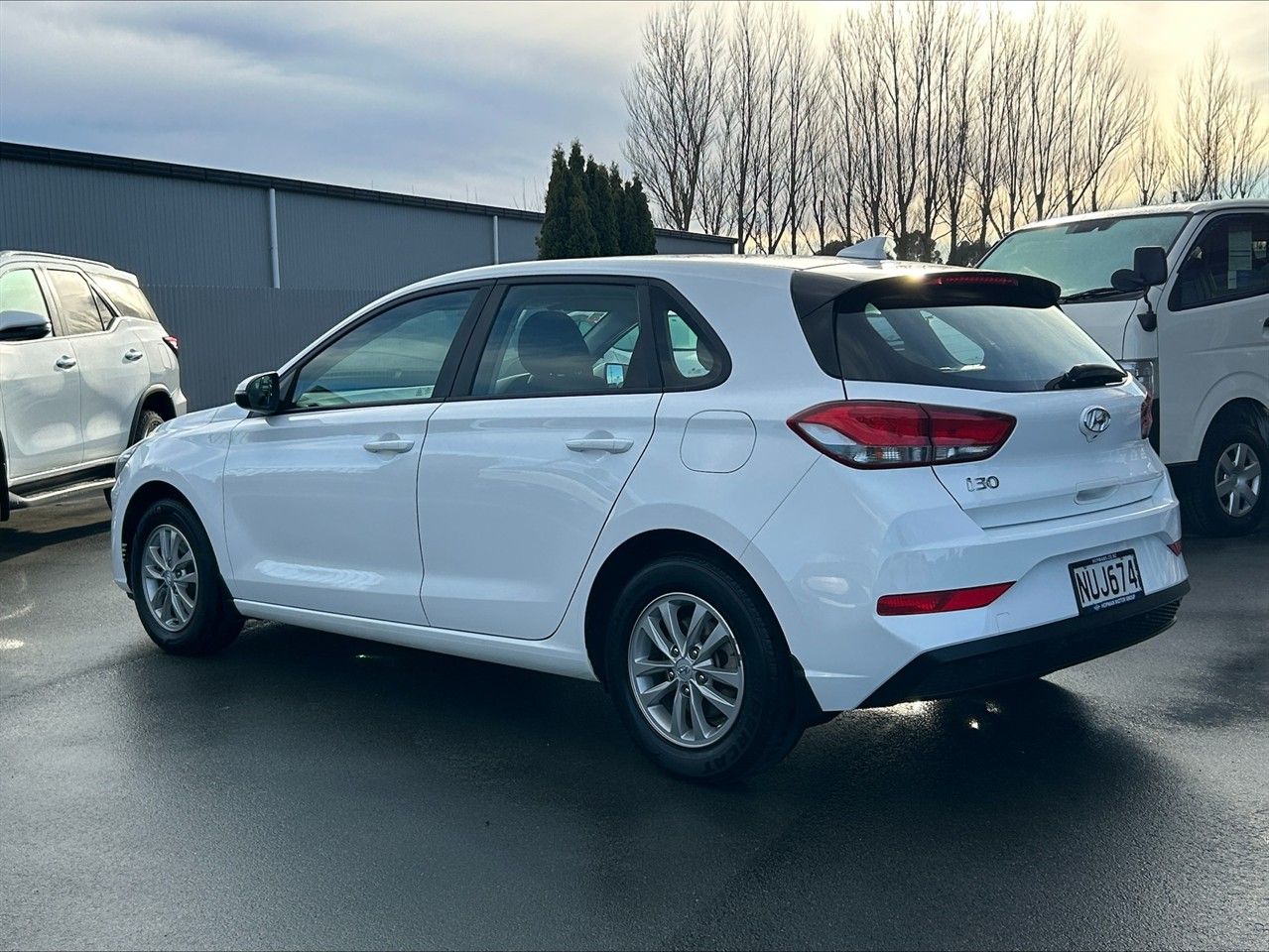 Vehicle image 4