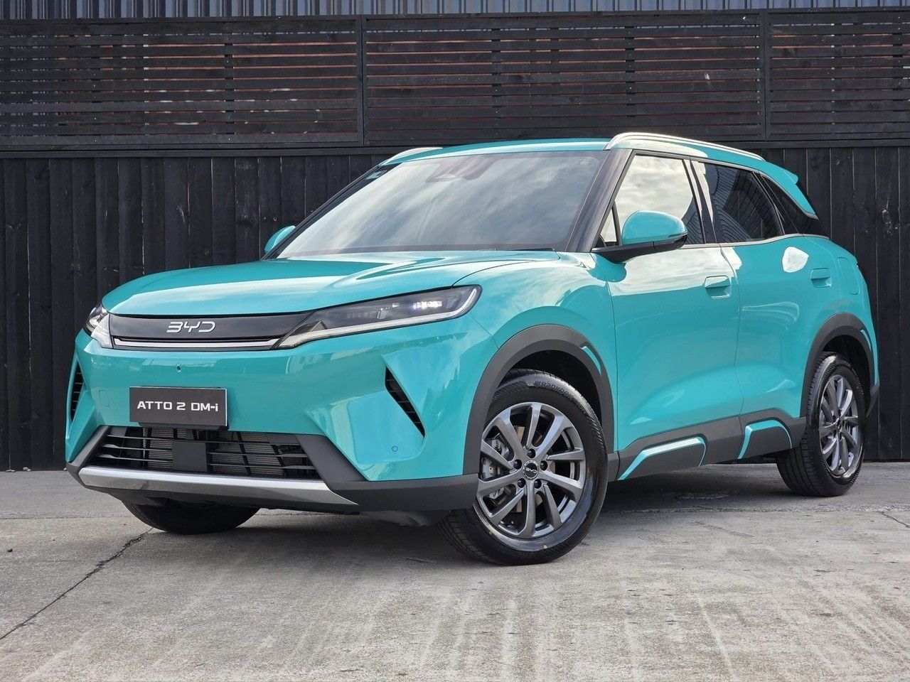 Vehicle image 3