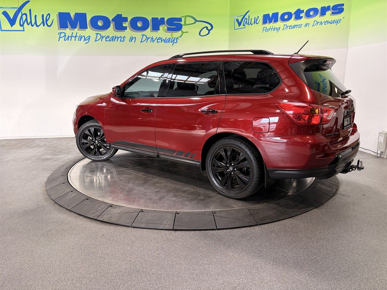 Vehicle image 5