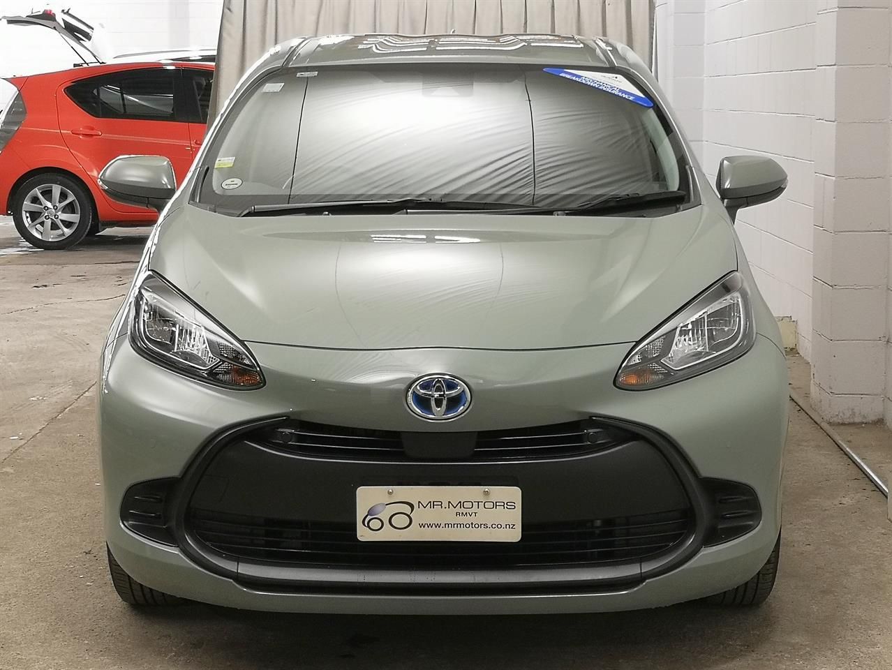 Vehicle image 4