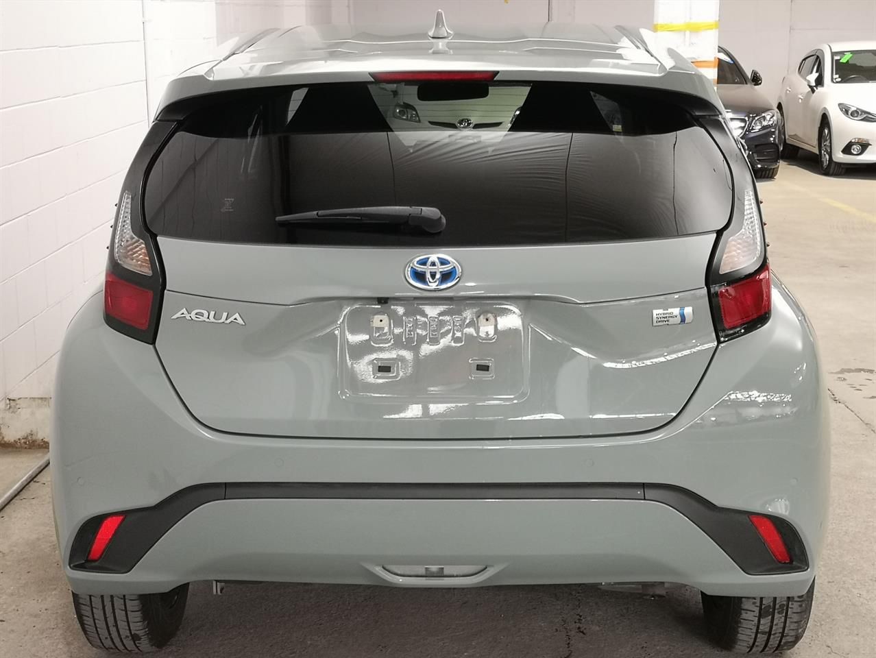 Vehicle image 5