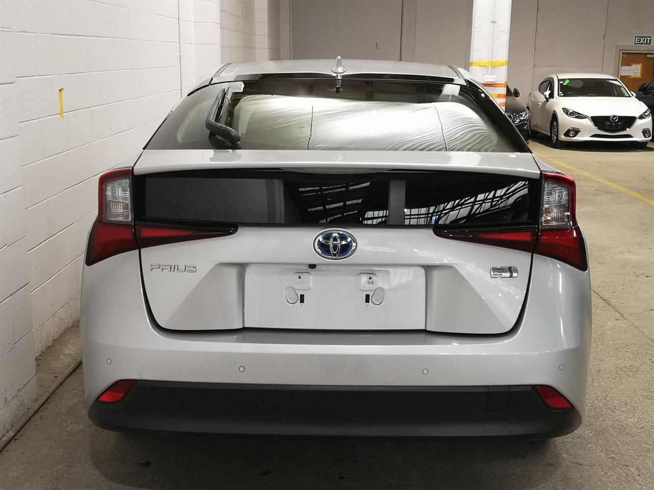 Vehicle image 5