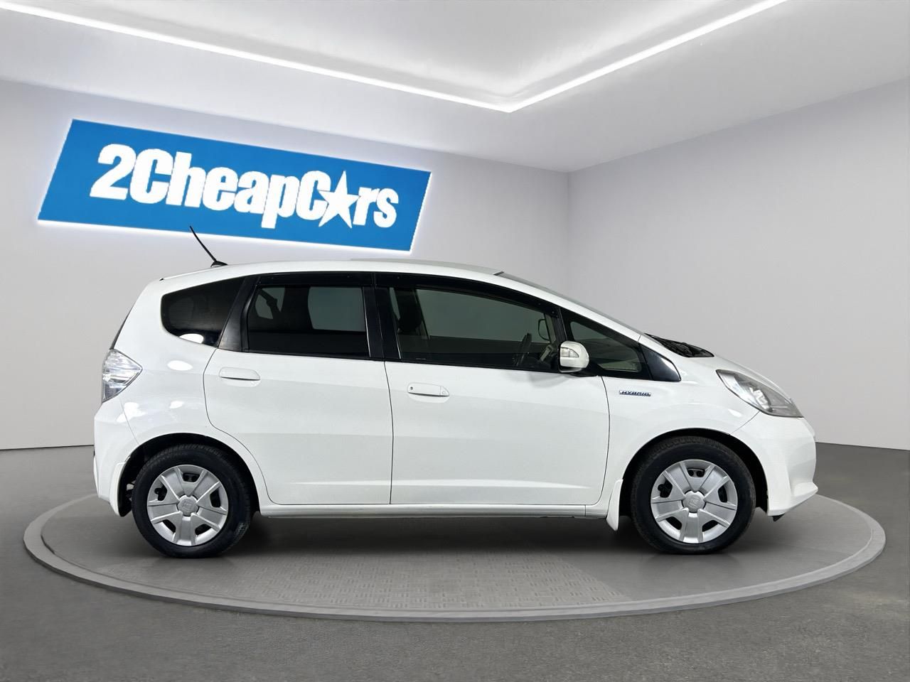 Vehicle image 4