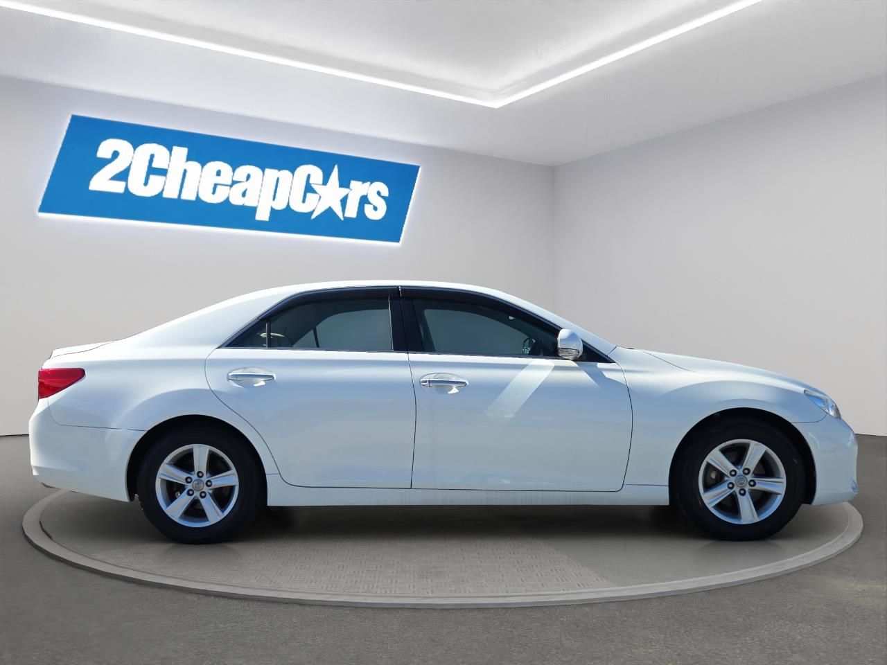 Vehicle image 4