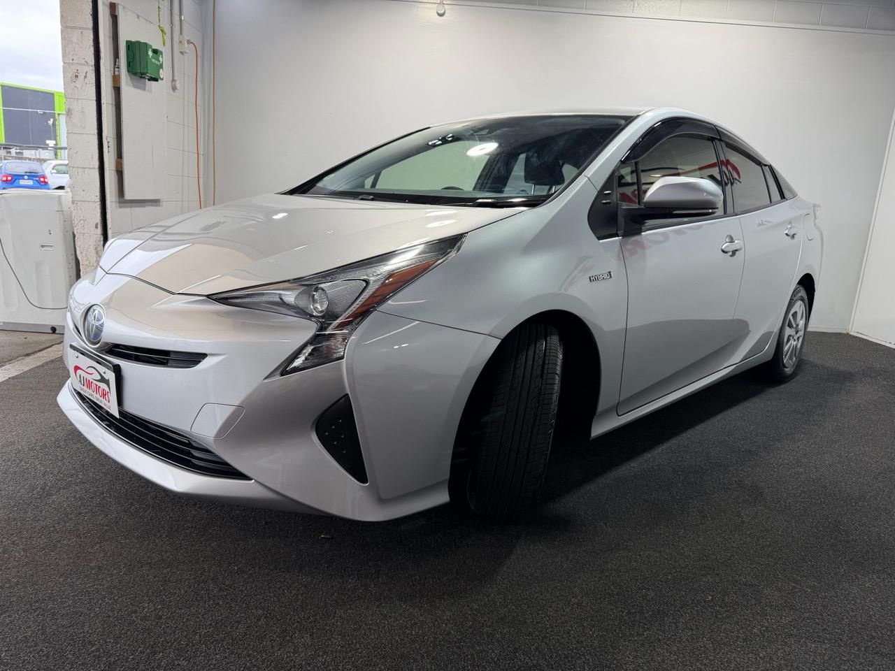 Vehicle image 3