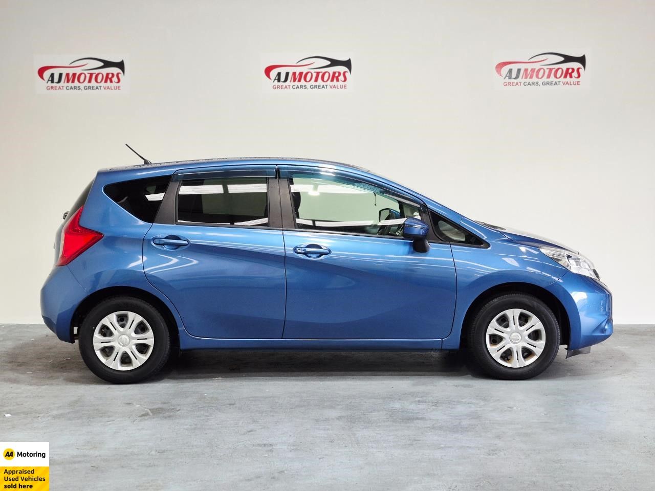 Vehicle image 3