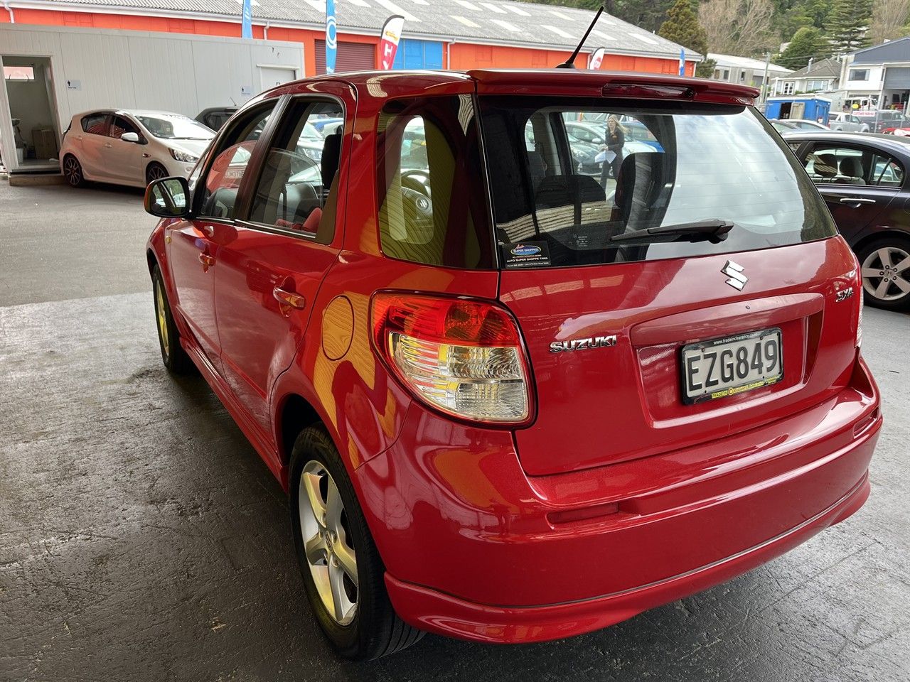 Vehicle image 4