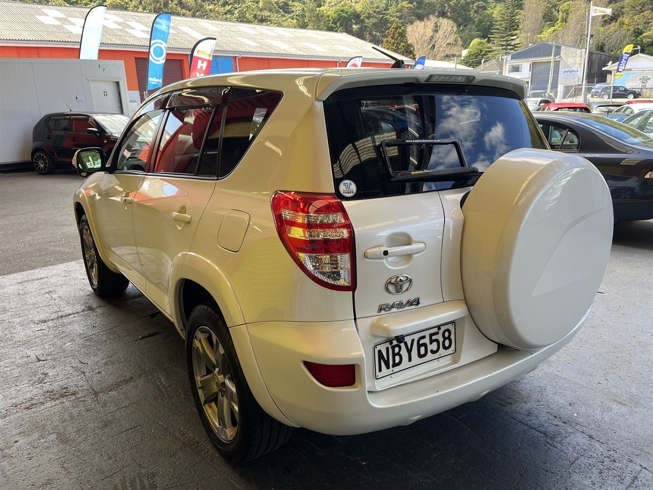 Vehicle image 4