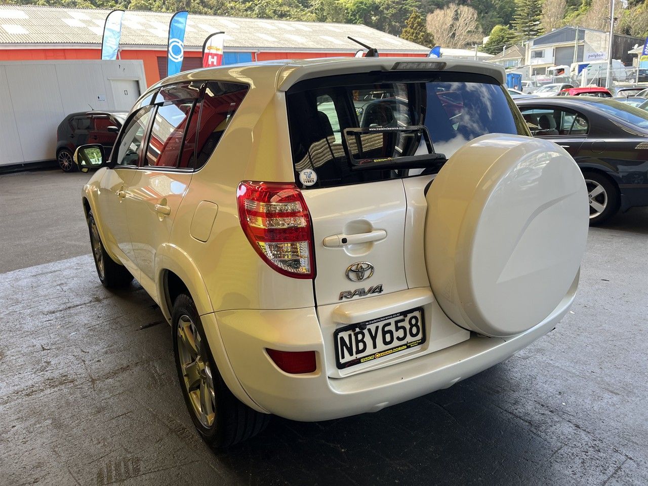Vehicle image 5