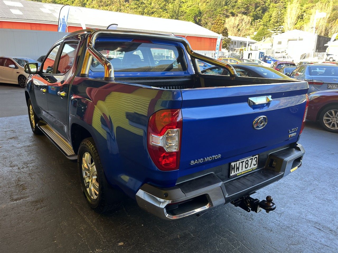 Vehicle image 4