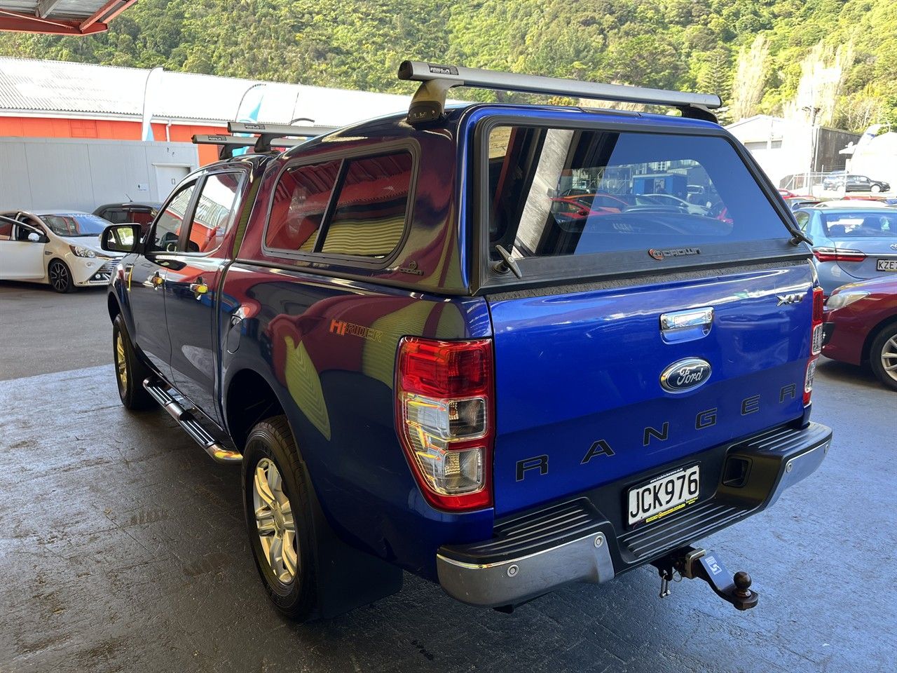 Vehicle image 4