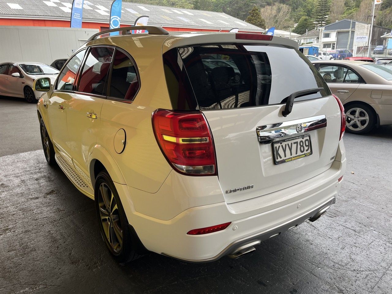 Vehicle image 4