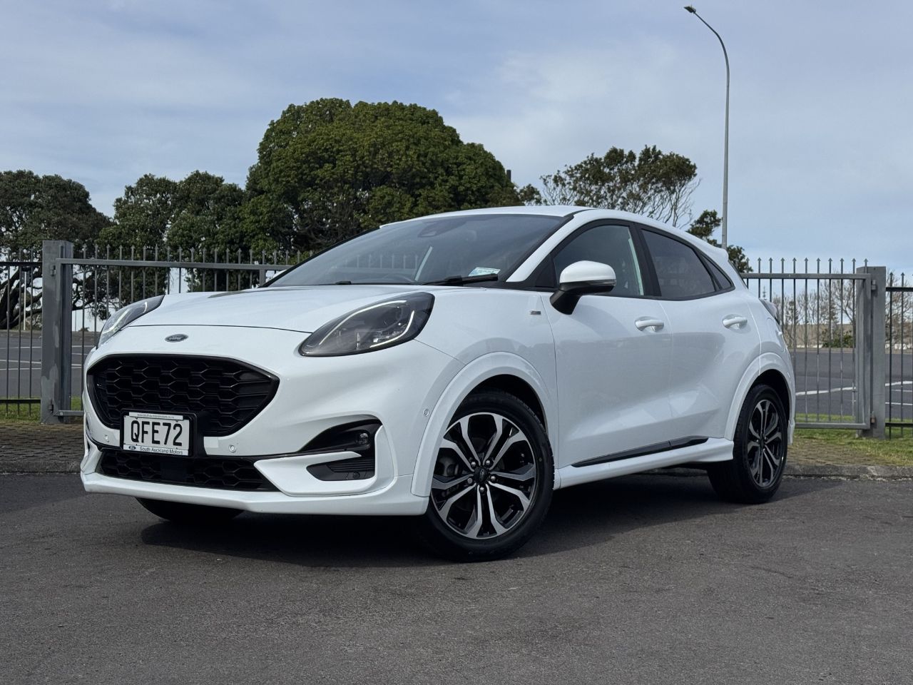 Vehicle image 1