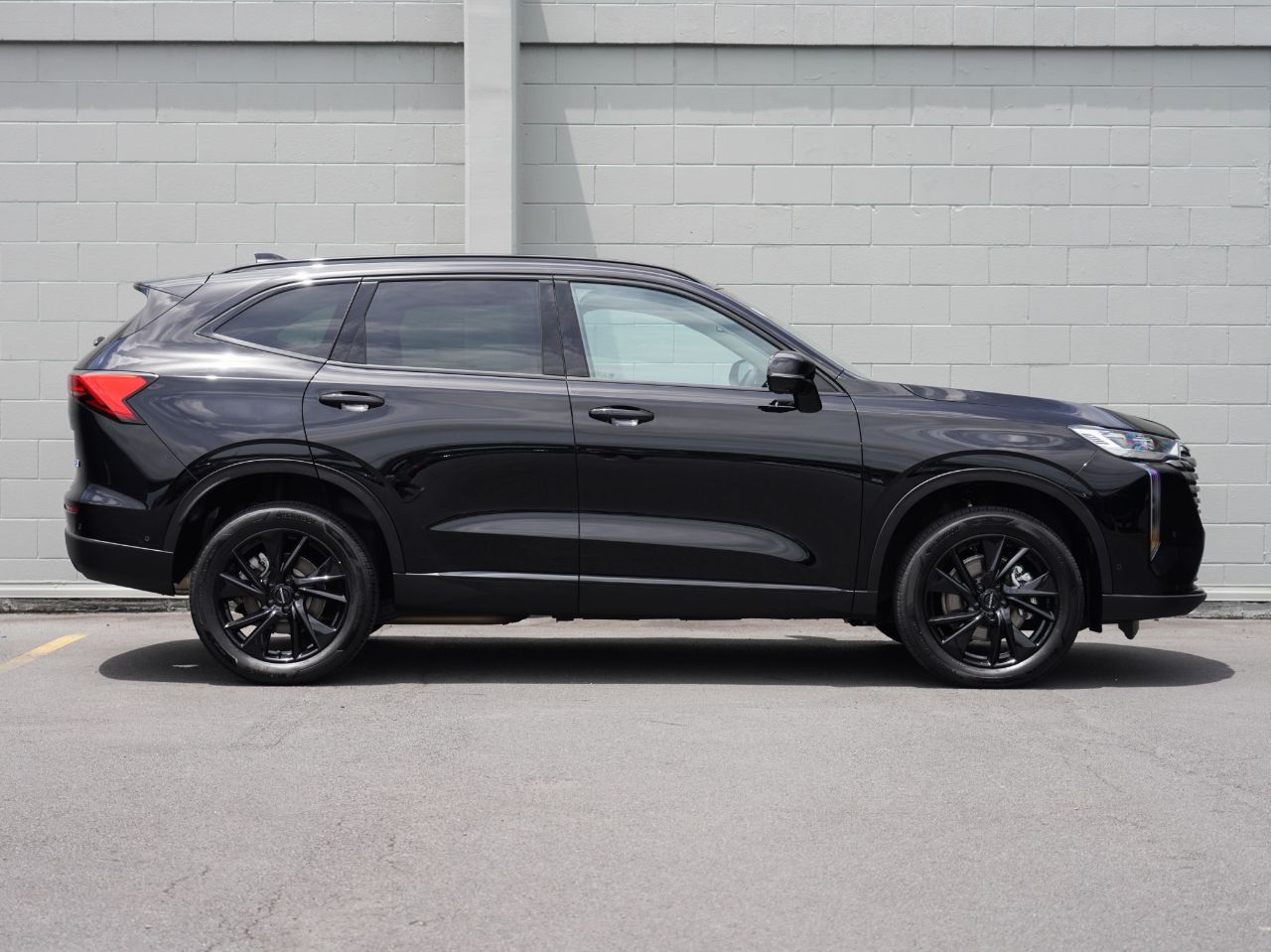 Vehicle image 3
