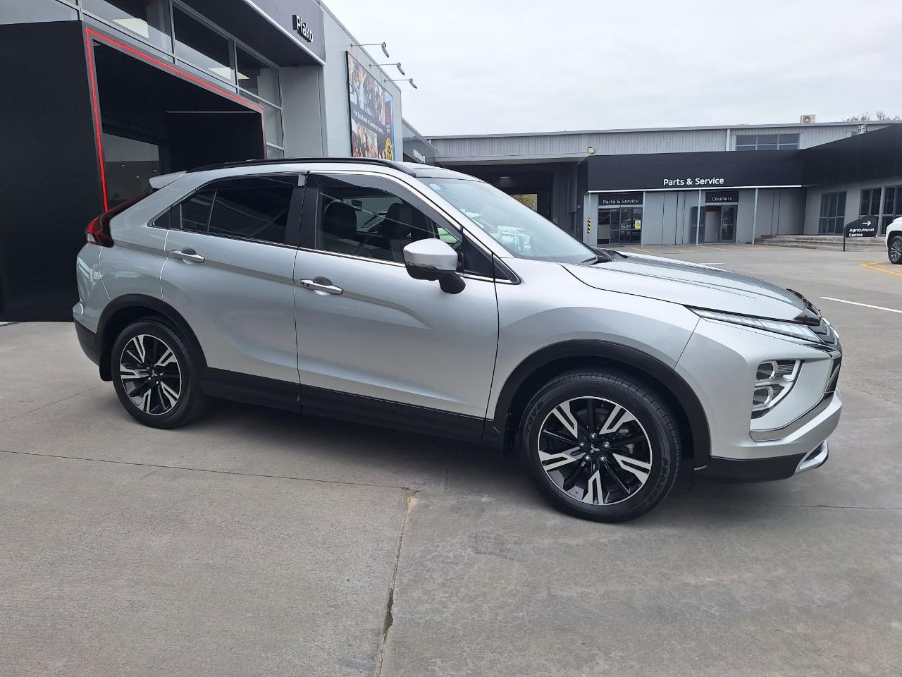 Vehicle image 2