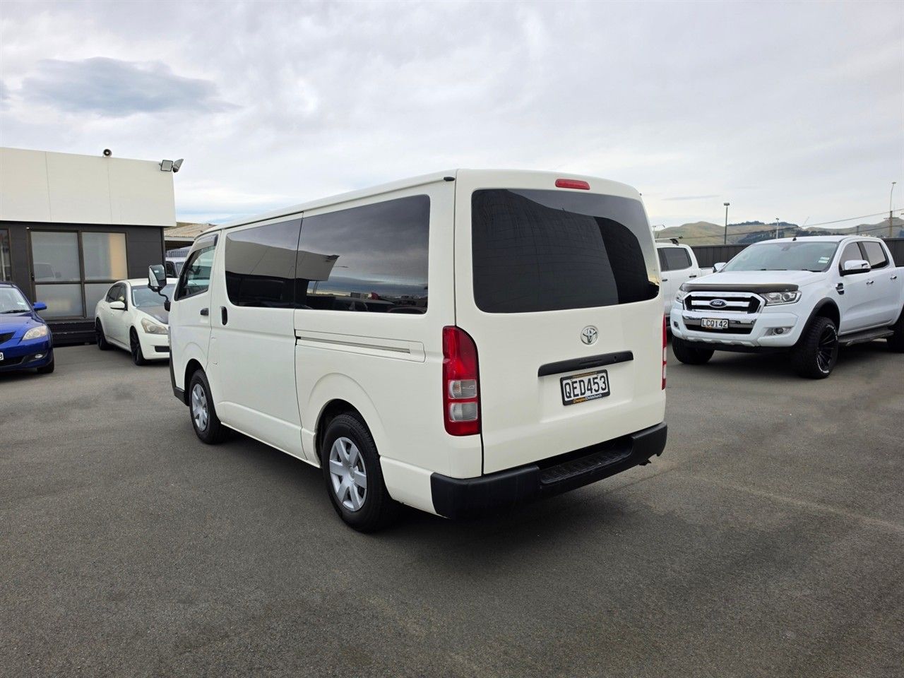 Vehicle image 3