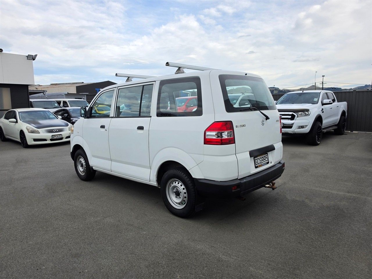 Vehicle image 4