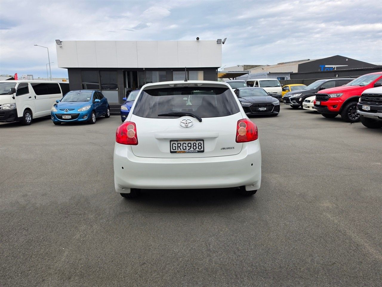 Vehicle image 3