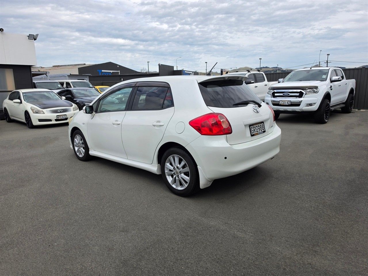Vehicle image 4