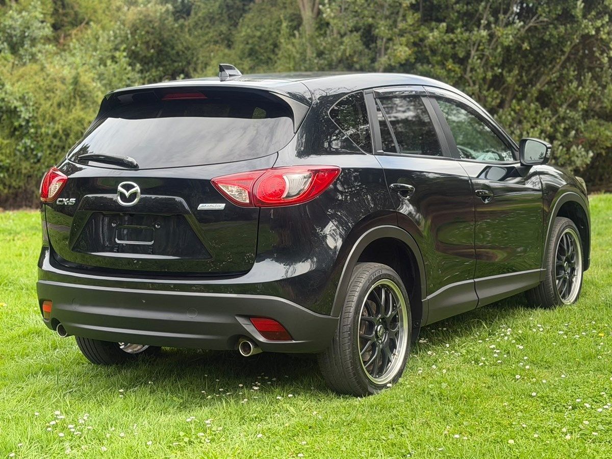 Vehicle image 5
