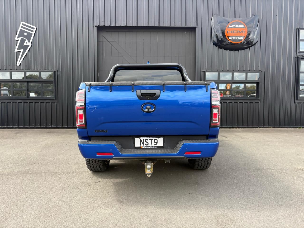 Vehicle image 5
