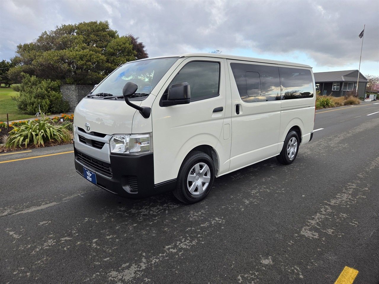 Vehicle image 3